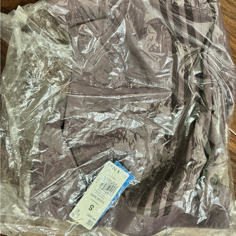 Adidas Original Adicolor Suede Trefoil Skirt, Shadow Maroon - Size Small - NWT - Picture 6 of 6